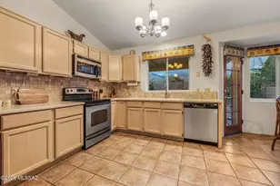 4774 N Mayfair Cir, Tucson, AZ 85750 - Photo 13