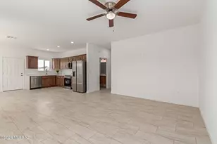 10225 S Suncrest Dr, Tucson, AZ 85756 - Photo 3