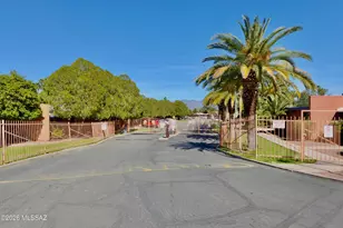 350 N Silverbell Rd, Tucson, AZ 85745 - Photo 29