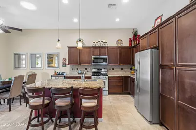 2209 E Bluejay Bluff Lane, Green Valley, AZ 85614 - Photo 19