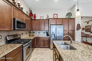 2209 E Bluejay Bluff Ln, Green Valley, AZ 85614 - Photo 21