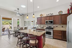 2209 E Bluejay Bluff Ln, Green Valley, AZ 85614 - Photo 13