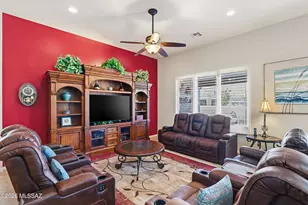 2209 E Bluejay Bluff Ln, Green Valley, AZ 85614 - Photo 9