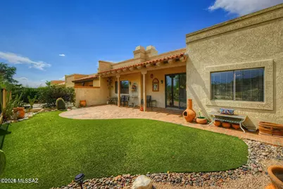 1184 E Camino Diestro, Oro Valley, AZ 85704 - Photo 9