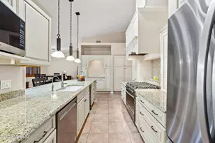 8647 E Louhelen Way, Tucson, AZ 85747 - Photo 13