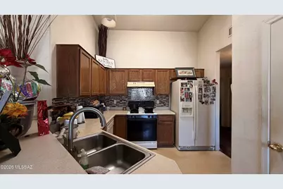 8170 E Sundew Drive, Tucson, AZ 85710 - Photo 13