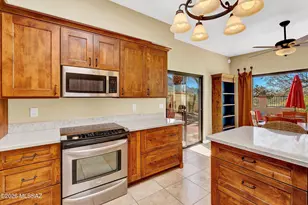 1216 E Camino Diestro, Oro Valley, AZ 85704 - Photo 15