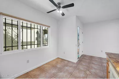 1018 Cll De La Temporada, Green Valley, AZ 85614 - Photo 9