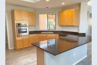 8069 N Painted Feather Drive, Tucson, AZ 85743 - Photo 5