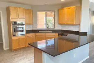 8069 N Painted Feather Dr, Tucson, AZ 85743 - Photo 5