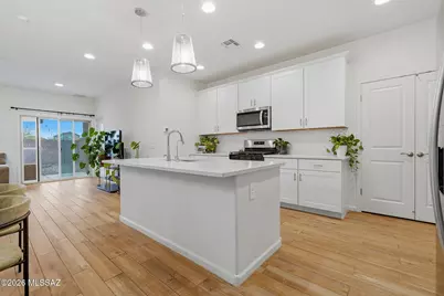 7867 S Walnutview Drive, Tucson, AZ 85757 - Photo 1