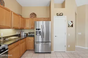 302 W Continental Vista Pl, Green Valley, AZ 85614 - Photo 13