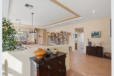 302 W Continental Vista Place, Green Valley, AZ 85614 - Photo 3