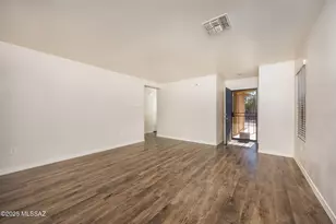 8296 W Redshank Dr, Tucson, AZ 85757 - Photo 9