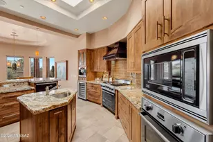 12757 N Sorrel Stallion Pl, Marana, AZ 85658 - Photo 9