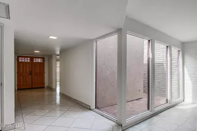 5726 N Camino Del Sol, Tucson, AZ 85718 - Photo 9