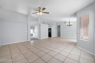 10235 E Rainbow Meadow Dr, Tucson, AZ 85747 - Photo 7