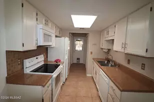 295 W Placita de Los Anillos, Green Valley, AZ 85614 - Photo 7