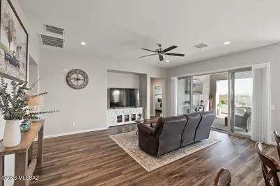 1605 E Balestra Way, Green Valley, AZ 85614 - Photo 9