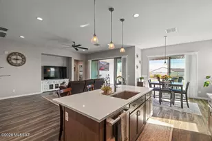 1605 E Balestra Way, Green Valley, AZ 85614 - Photo 15