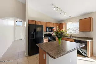 39466 S Diamond Bay Dr, Tucson, AZ 85739 - Photo 9