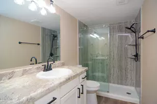 6342 N Barcelona Ln, Tucson, AZ 85704 - Photo 9