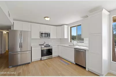 210 W Meadowbrook Drive, Oro Valley, AZ 85704 - Photo 9