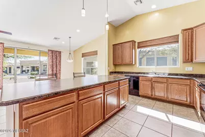 649 W Knotwood Street, Green Valley, AZ 85614 - Photo 13