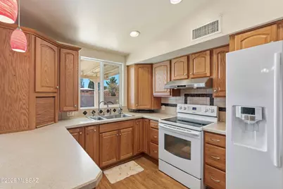 7326 E Montecito Drive, Tucson, AZ 85710 - Photo 17