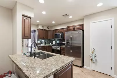 1260 N Amberbrooke Avenue, Tucson, AZ 85745 - Photo 15