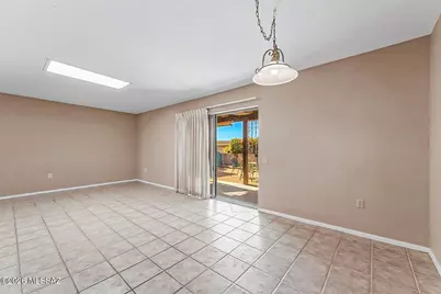 1085 W Camino Sagasta, Green Valley, AZ 85622 - Photo 9