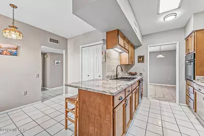 1085 W Camino Sagasta, Green Valley, AZ 85622 - Photo 11