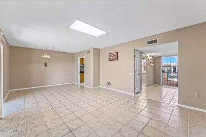 1085 W Camino Sagasta, Green Valley, AZ 85622 - Photo 5