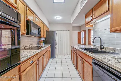 1085 W Camino Sagasta, Green Valley, AZ 85622 - Photo 17