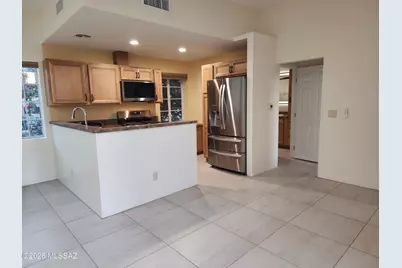 217 S Warren Avenue, Tucson, AZ 85719 - Photo 5