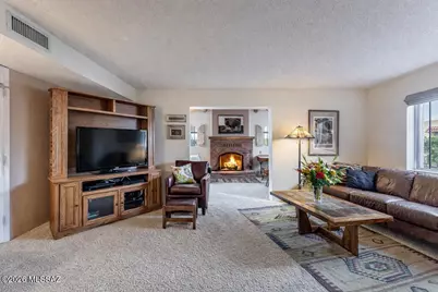 1051 W Camino Sagasta, Green Valley, AZ 85622 - Photo 11