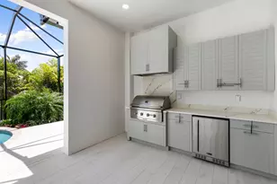 375 Periwinkle Ct, Marco Island, FL 34145 - Photo 17