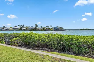 330 Kon Tiki Dr, Naples, FL 34113 - Photo 25