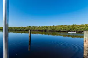 194 Newport Dr, Naples, FL 34114 - Photo 17