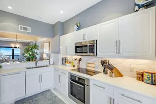 642 La Peninsula Blvd, Naples, FL 34113 - Photo 9