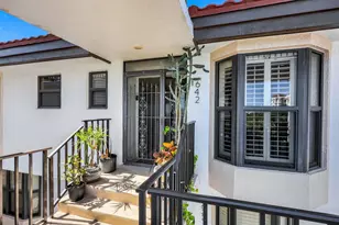 642 La Peninsula Blvd, Naples, FL 34113 - Photo 5