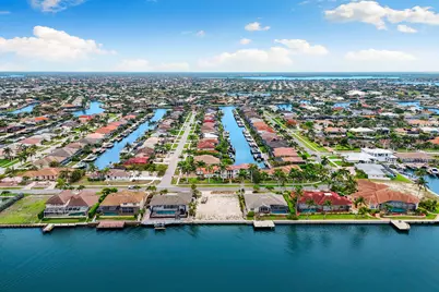 372 Lamplighter Drive, Marco Island, FL 34145 - Photo 13