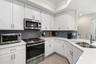 238 Indies Dr E, Naples, FL 34114 - Photo 9