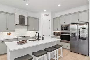 3697 Sapphire Cv Cir, Naples, FL 34114 - Photo 5