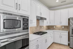 2938 Aviamar Cir, Naples, FL 34114 - Photo 7