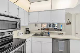 661 W Elkcam Cir, Marco Island, FL 34145 - Photo 5