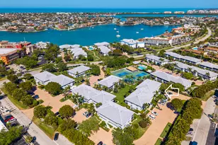 661 W Elkcam Cir, Marco Island, FL 34145 - Photo 27