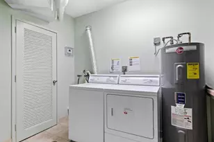 140 Seaview Ct, Marco Island, FL 34145 - Photo 31