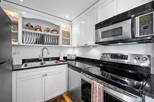 140 Seaview Ct, Marco Island, FL 34145 - Photo 15