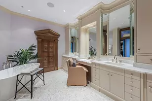 13675 Vanderbilt Dr, Naples, FL 34110 - Photo 19